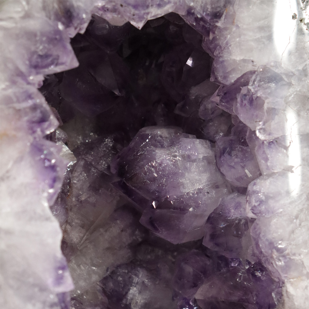 Grote Amethist Geode van 11,5 Kilo - Afbeelding 4