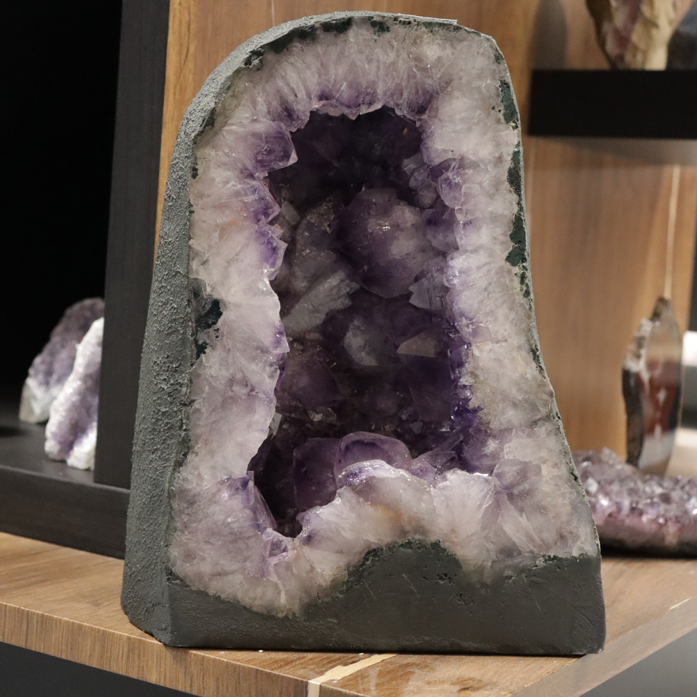 Grote Amethist Geode van 11,5 Kilo - Afbeelding 2